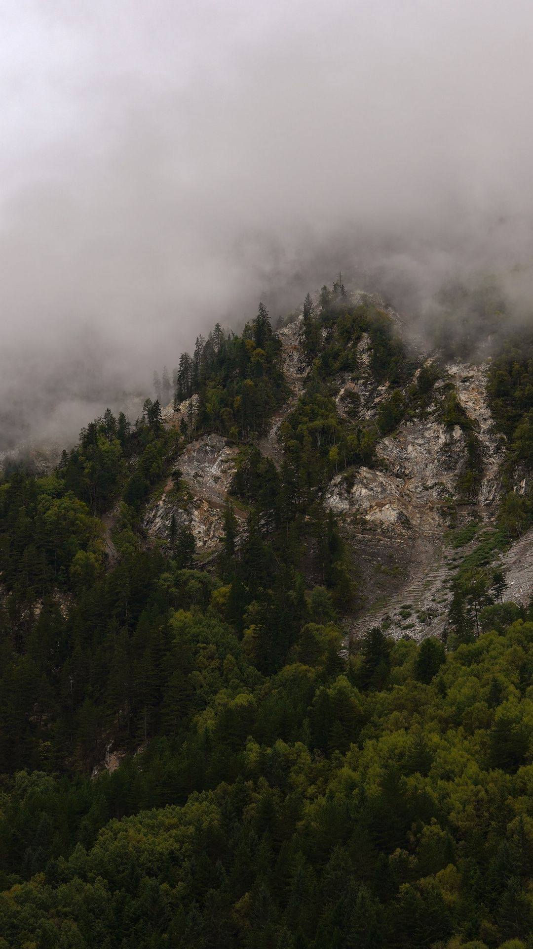 绿水青山入画屏：真实山水竖屏壁纸，带你穿越至诗意仙境详细内容1