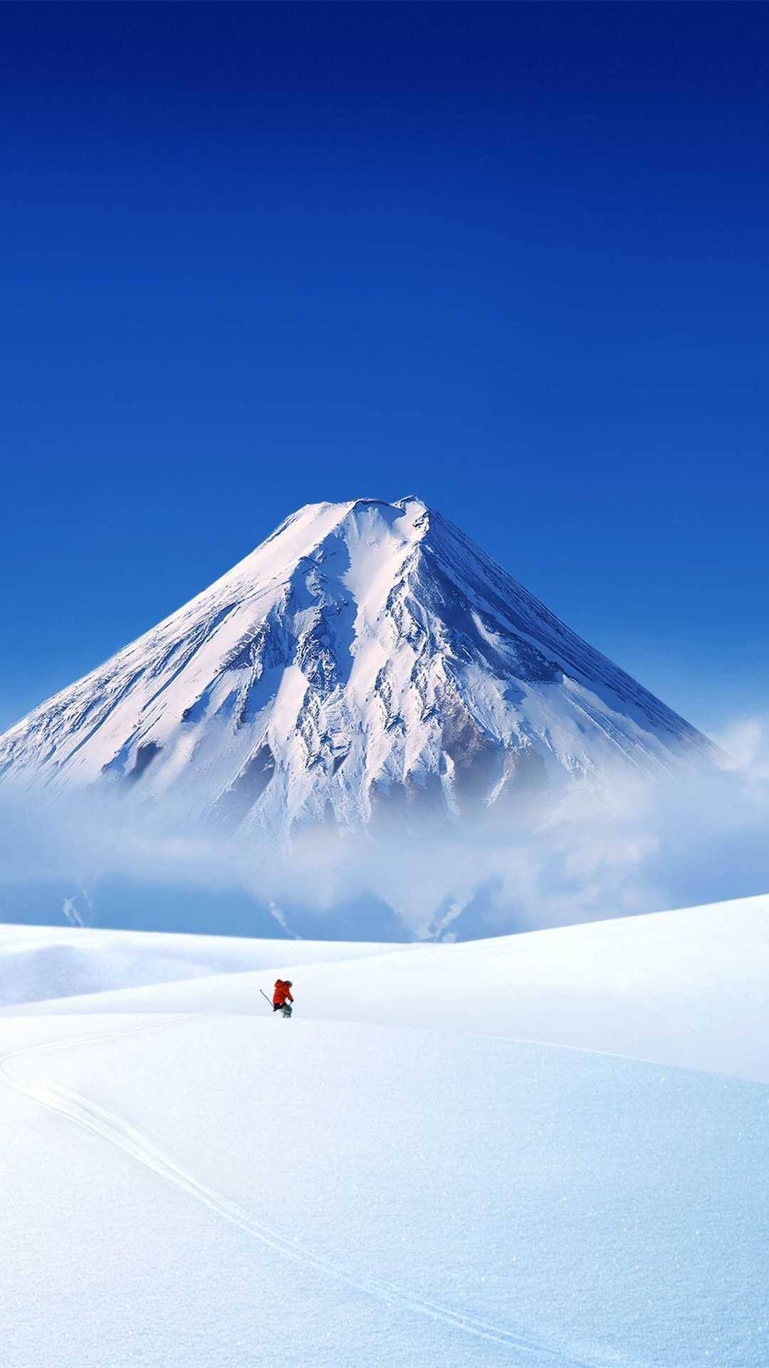 电脑桌面壁纸雪山草地壁纸预览