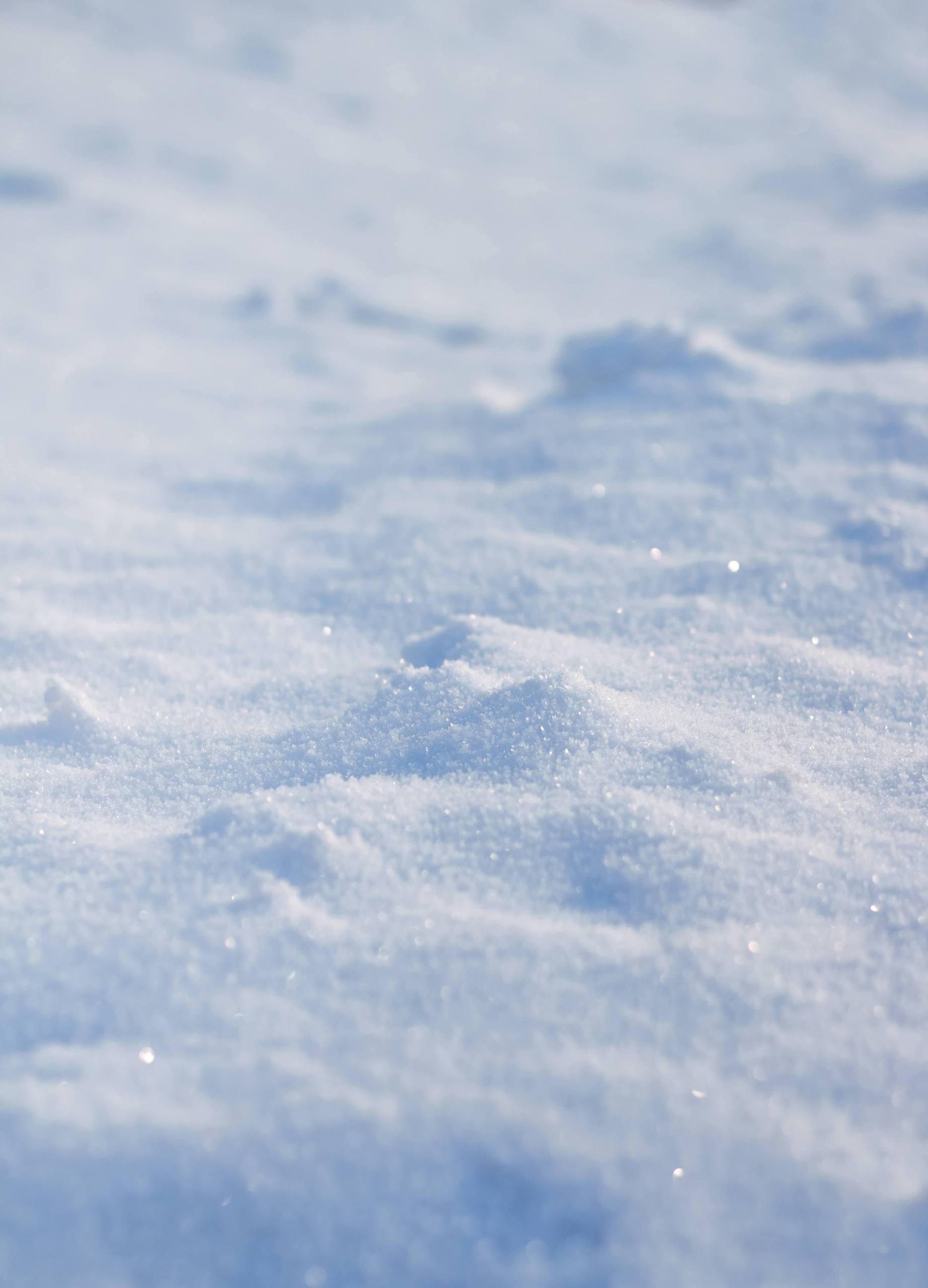 冰雪奇缘：日系插画中的雪山仙境桌面主题详细内容2